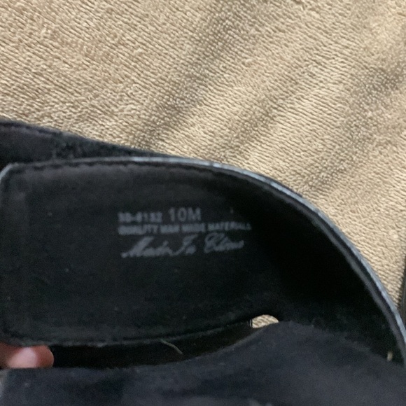 Easy Street Women’s Sandals. 10 - Picture 3 of 5